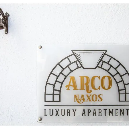 Lägenhetshotell Arco Naxos Luxury 4*