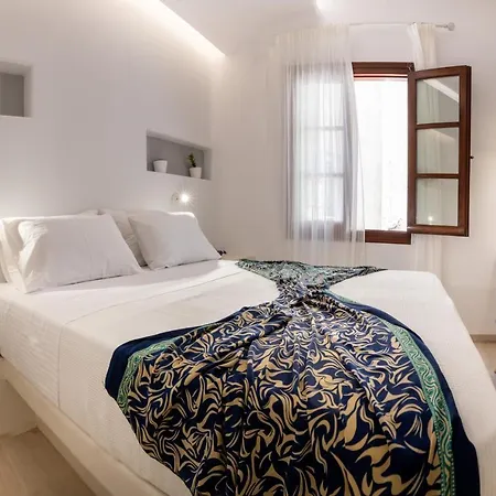Arco Naxos Luxury Lägenhetshotell 4*