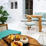 Arco Naxos Luxury Aparthotel 4*