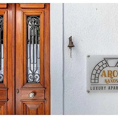 Hotel apartamentowy Arco Naxos Luxury